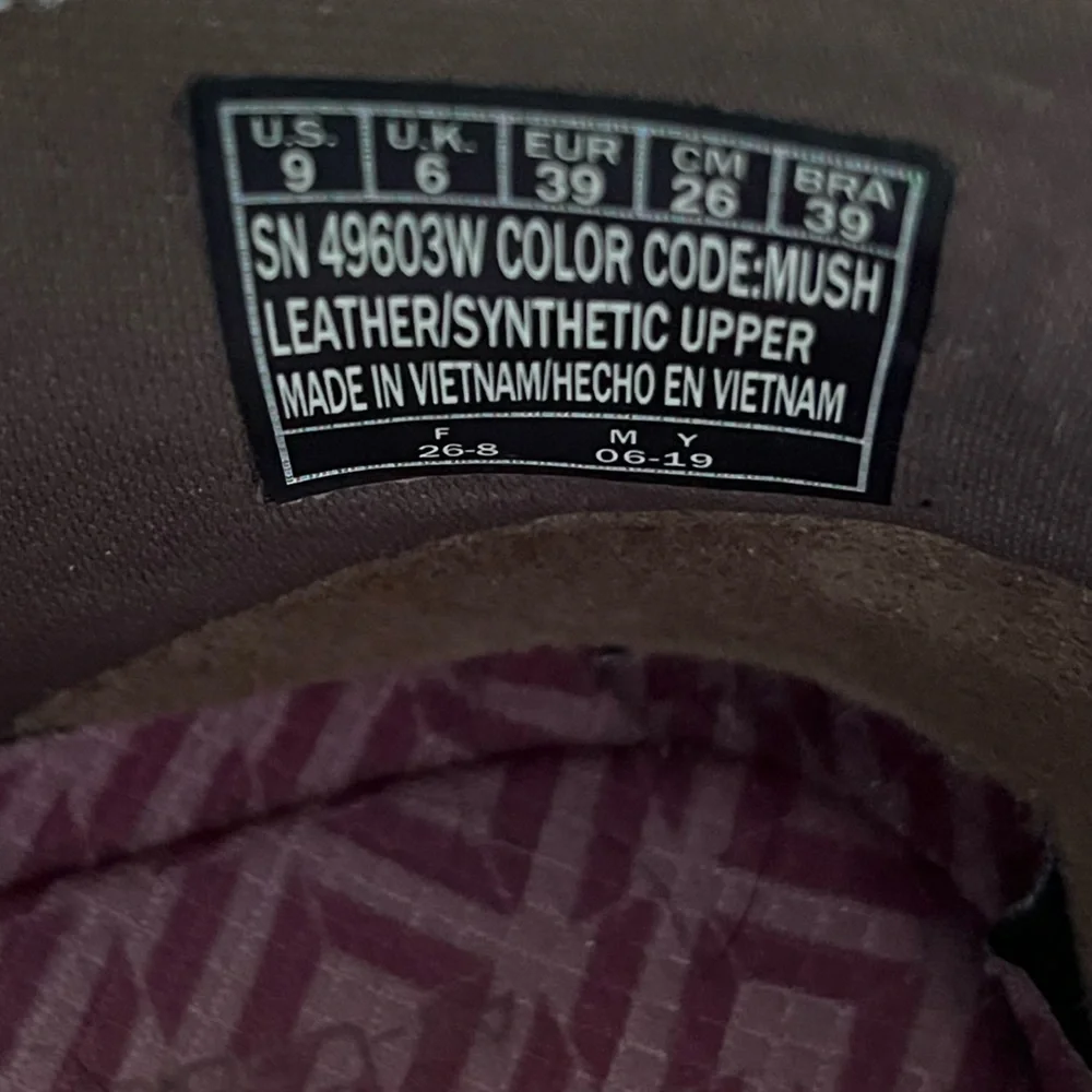 Skechers Wide Fit Suede Ankle Boots - Picture 3 of 9